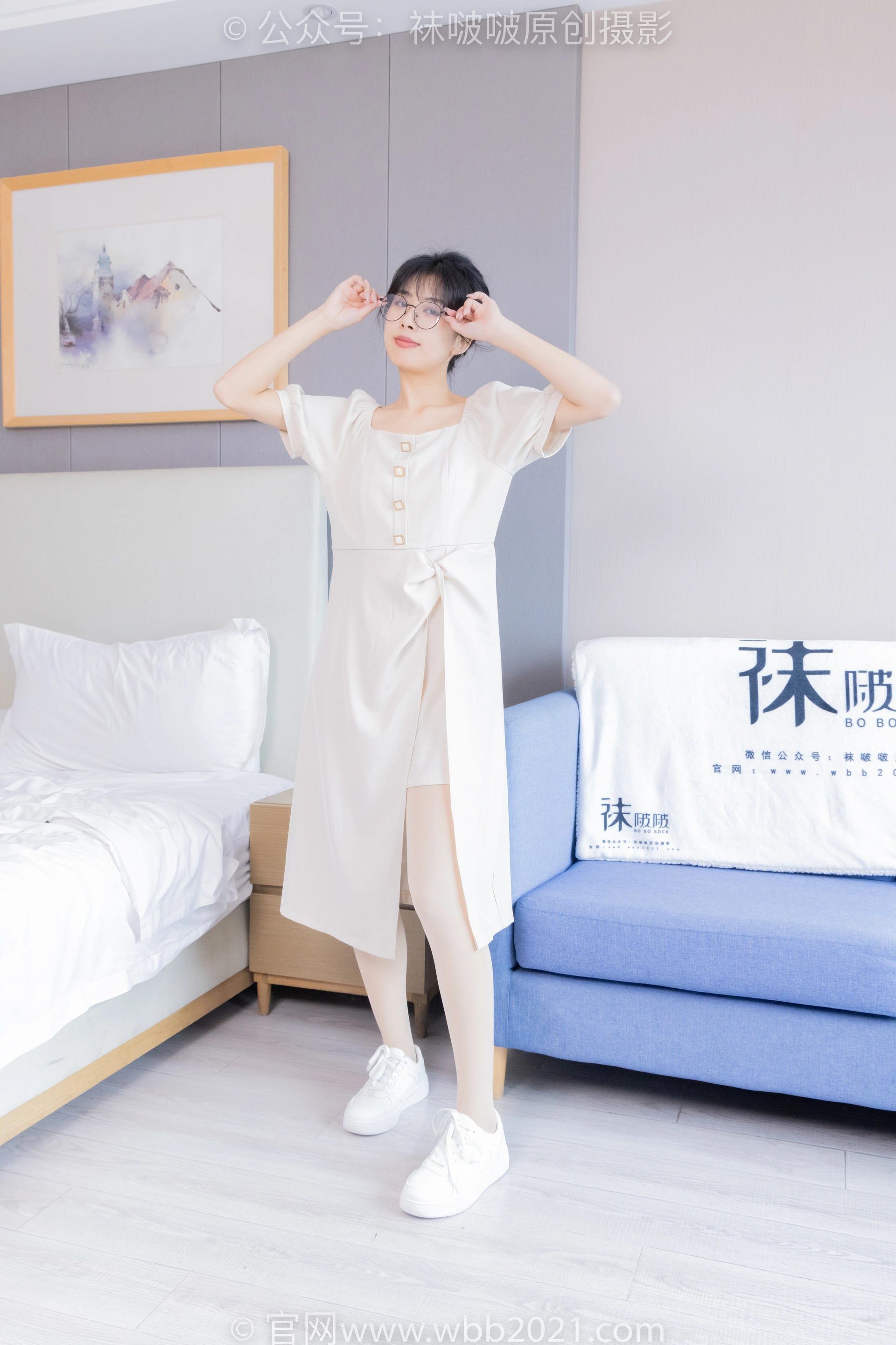[BoBoSocks袜啵啵] NO.483 奶油-板鞋、白船袜厚肉丝叠穿、厚肉丝、瑜伽动作、船袜和丝袜分别踩葡萄剧情（剧情版） 1