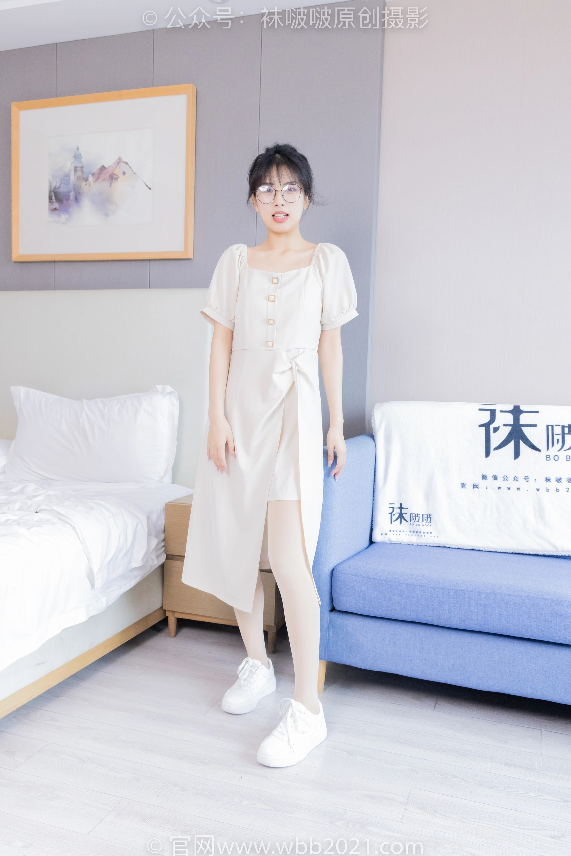 [BoBoSocks袜啵啵] NO.483 奶油-板鞋、白船袜厚肉丝叠穿、厚肉丝、瑜伽动作、船袜和丝袜分别踩葡萄剧情（剧情版） 2